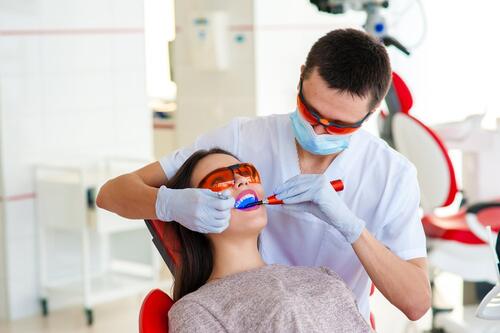 Электрофорез с глюконатом кальция для зубов: показания, методика и эффективность
